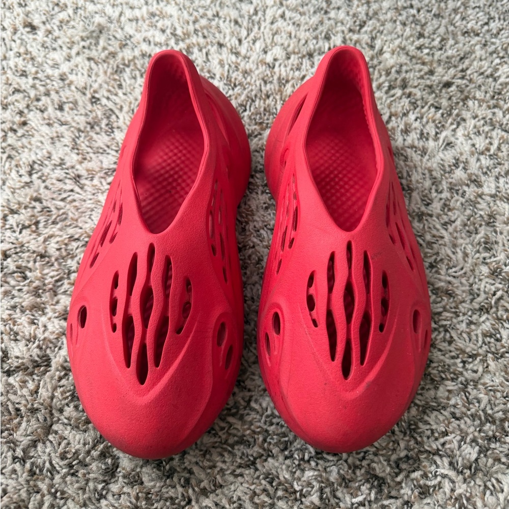 Adidas Yeezy foam runners 
Size 7 men’s